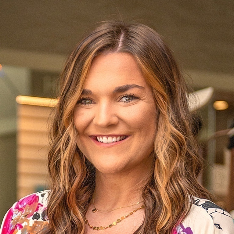 Our Stylist Jess Kansas City Team Bravadas Wigs & Hair Restoration