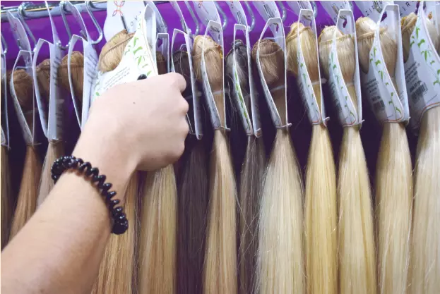 Samples of clip-in hair extension equipment 